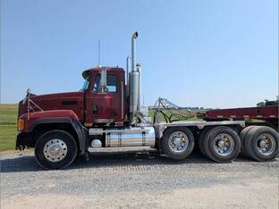 2003 Mack CL733