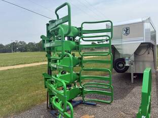 2022 Hustler SOFTHANDS LM100