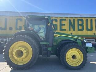 2022 John Deere 8R 370