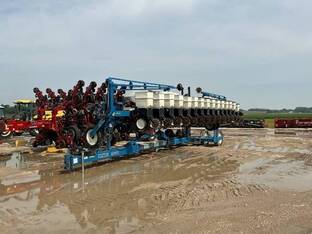2003 Kinze 3600