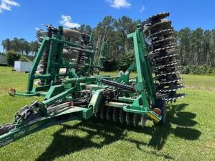 2019 Great Plains 2400TM