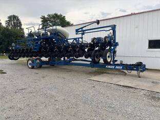 2024 Kinze 3605