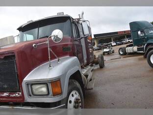 2000 Mack CH613