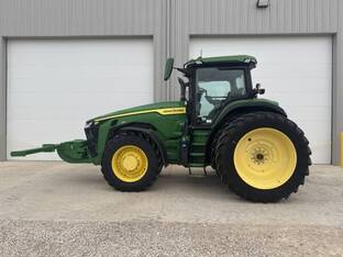 2020 John Deere 8R 230