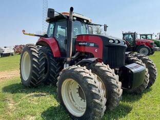 2011 Versatile 280