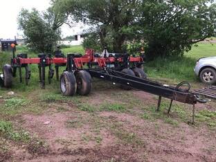 2013 Unverferth ZONEBUILDER 122