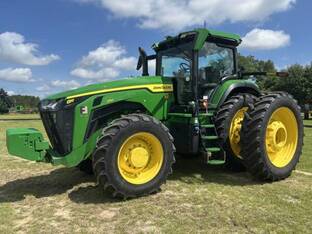 2023 John Deere 8R 250
