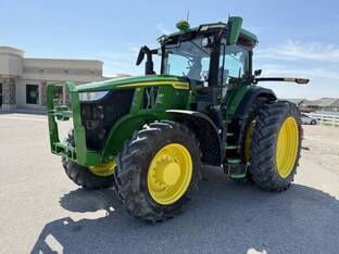 2023 John Deere 7R 230