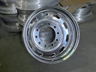 Freightliner Hub Pilot Rims