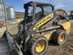 2011 New Holland L225
