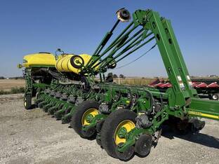 2010 John Deere 1770NT