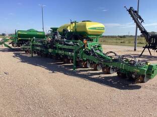 2017 John Deere 1725 CCS