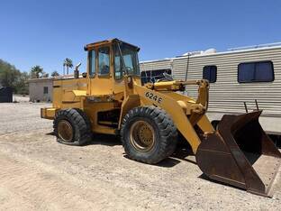 John Deere 624E