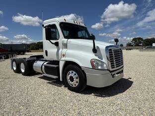 2015 Freightliner CASCADIA 125