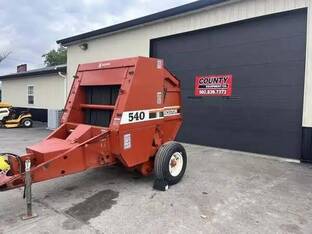 Hesston 540 Roll Baler