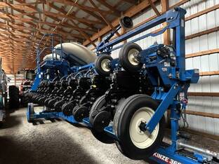 2021 Kinze 3605