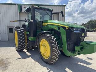 2022 John Deere 8R 250