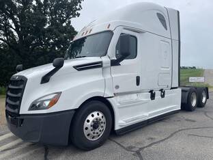 2022 Freightliner CASCADIA 126