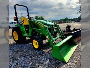2017 John Deere 3039R