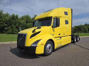 2022 Volvo VNL64T760