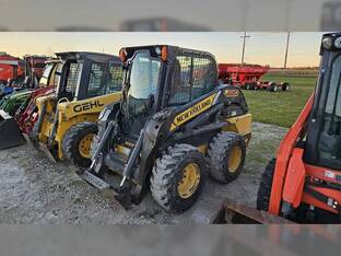 2014 New Holland L220