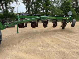 1990 John Deere 2810