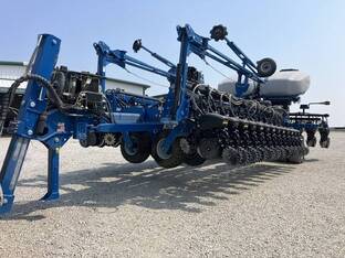 2024 Kinze 5700