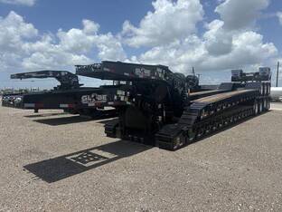 2026 Globe 55 TON WITH HYDRAULIC FLIP AXLE