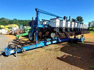 2003 Kinze 3600