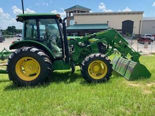 2017 John Deere 5085E