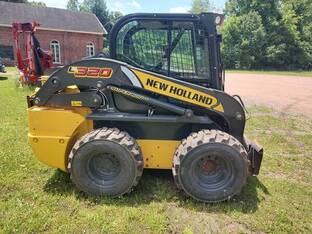 2022 New Holland L320
