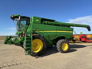 2023 John Deere S780