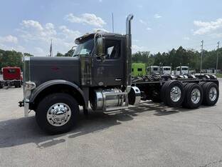 2025 Peterbilt 589