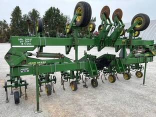 John Deere 845