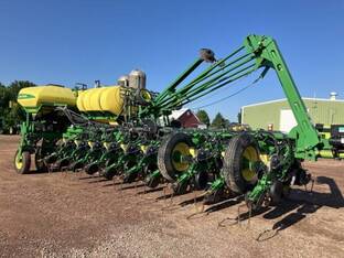 2010 John Deere 1770NT CCS