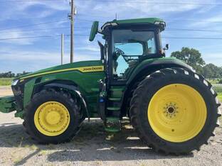 2023 John Deere 8R 310