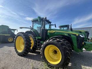 2023 John Deere 8R 340