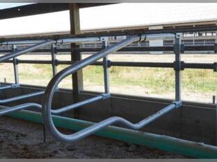 VES-Artex Stall Divider/Loop