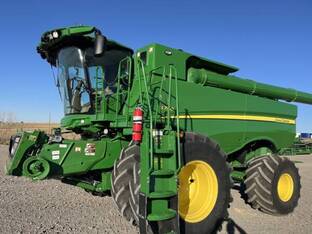 2023 John Deere S780