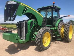 2014 John Deere 8235R