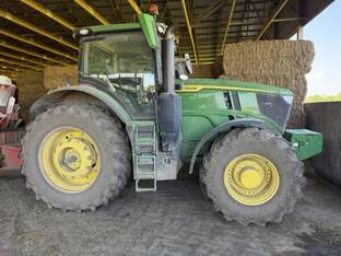2023 John Deere 6R 230