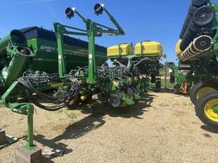 2022 John Deere 1775NT