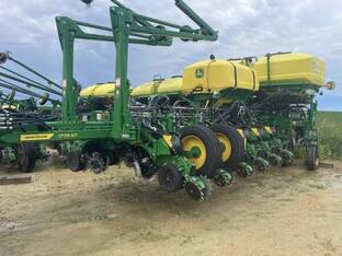 2022 John Deere 1775NT