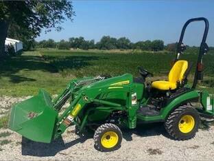 2017 John Deere 1025R