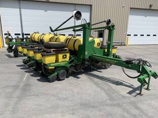 2000 John Deere 1770