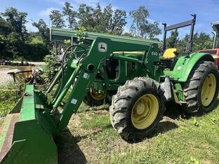 John Deere 6215