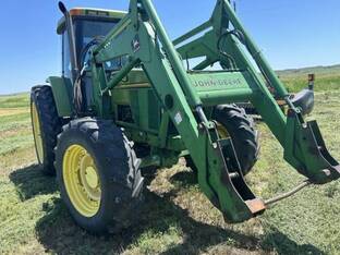 1996 John Deere 7400