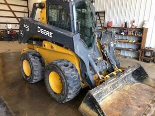 2019 John Deere 332G