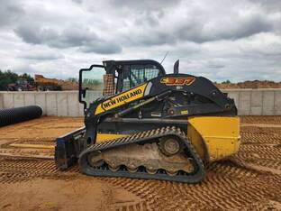 2023 New Holland C337