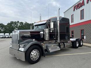 2023 Kenworth W900L